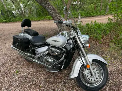 This stunning 2007 Suzuki C50 Boulevard is the perfect cruiser for those who crave comfort, reliabil...