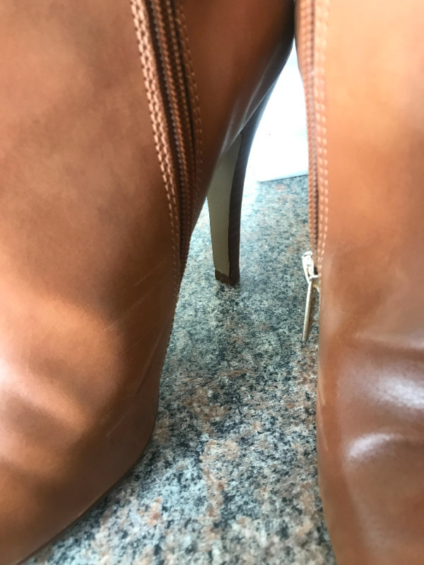 Guess Pumps Heels 10M in Women's - Shoes in Oakville / Halton Region - Image 4