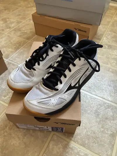 Asics Upcourt 5 - Women's Size 7, View more