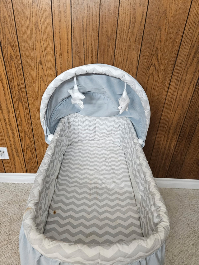 Baby bassinet/Baby bed in Cribs in Edmonton