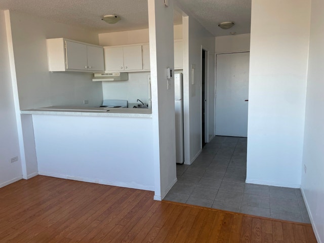 Dorval studio- 150 Dorval ave., Dorval — photo 1