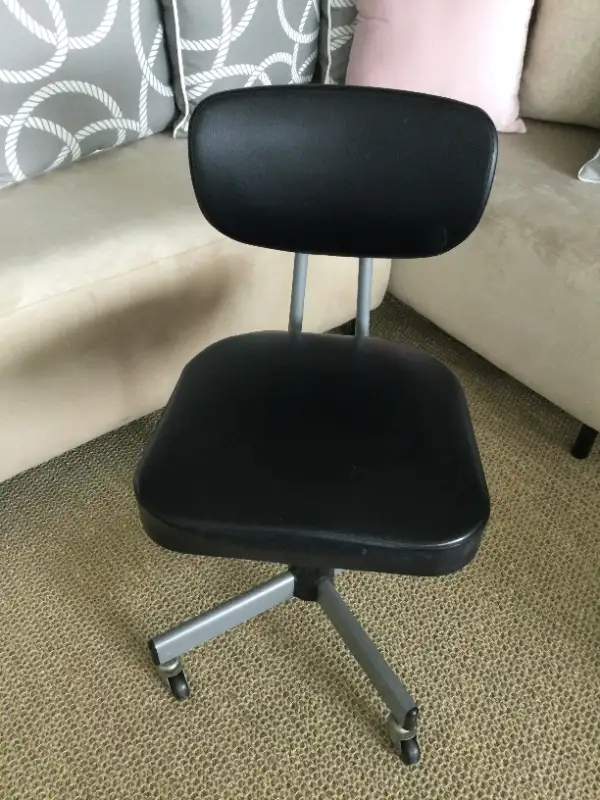 Vintage Industrial Office Chair From Japan ca.1960 in Chairs & Recliners in Penticton - Image 2