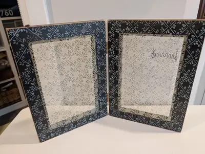 2 options to store, organize or display your jewelry. Perfect condition. Sold as a lot 1. Unique han...