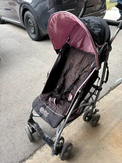 Excellent used condition umbrella stroller $30 obo