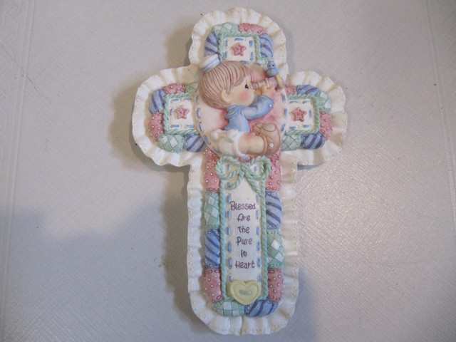 Precious Moments 3pc Lot Of Crucifix & Hand Made Rosary Cir 1996 in Arts & Collectibles in Mississauga / Peel Region - Image 2