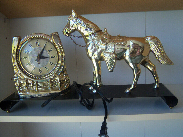 TWO HORSE LOVERS CLOCKS in Arts & Collectibles in Kingston - Image 2