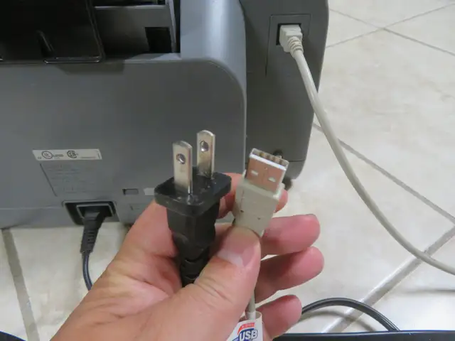 Epson Stylus C68 Inkjet Printer in Printers, Scanners & Fax in St. Catharines - Image 7