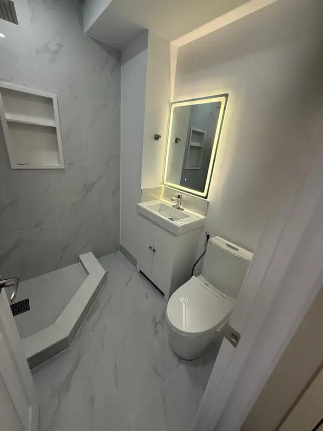 Bathroom Renovations | Basement Finishing | Flooring | Painting in Renovations, General Contracting & Handyman in Mississauga / Peel Region - Image 8