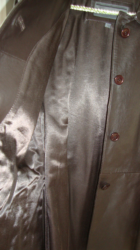 Manteau de cuir court flambant neuf (bas des fesses) dans Femmes - Autre  à Lévis - Image 3