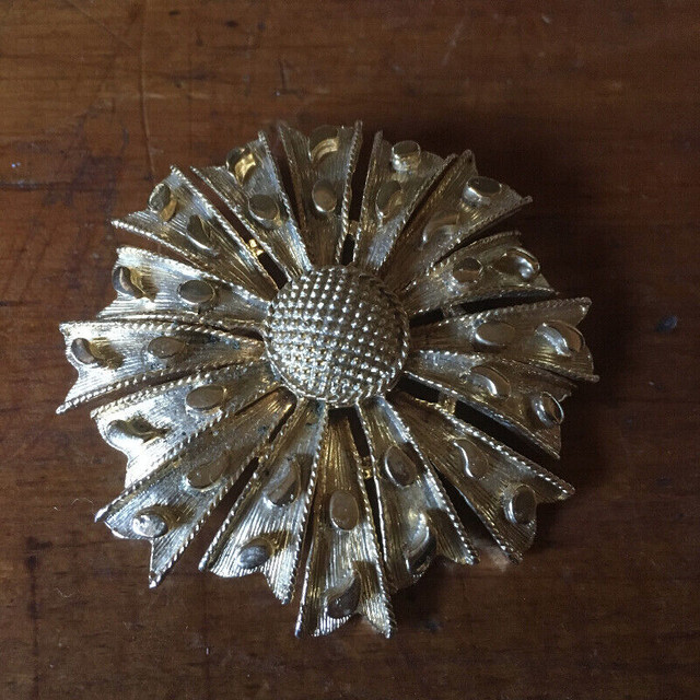 Vintage brooch in Arts & Collectibles in Mississauga / Peel Region - Image 3