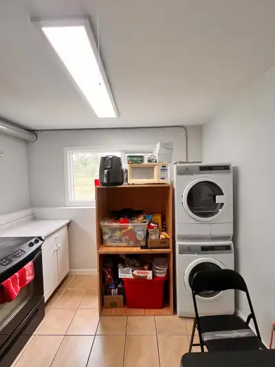 FURNISHED 1 Bed& Den Aberdeen. August 1/2025