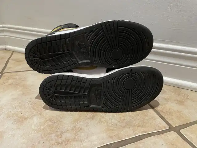 Air Jordan 4US 36Eur in Kids & Youth in Longueuil / South Shore - Image 6