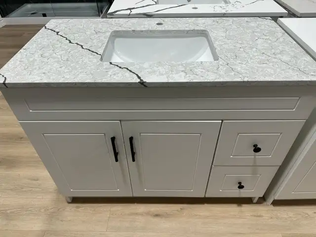 42" vanity with quartz countertop-$34963234727990529122