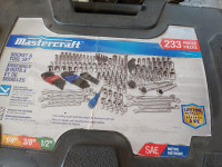 233 piece ratchet and socket set