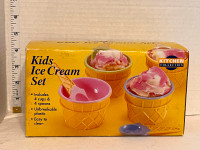New In Box  Kids Icecream Set. 8 Pieces