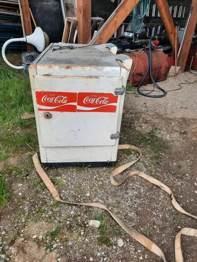 Coke Chest Cooler Working when last used a few years ago. Needs cleaning. Coin slot is for quarters...
