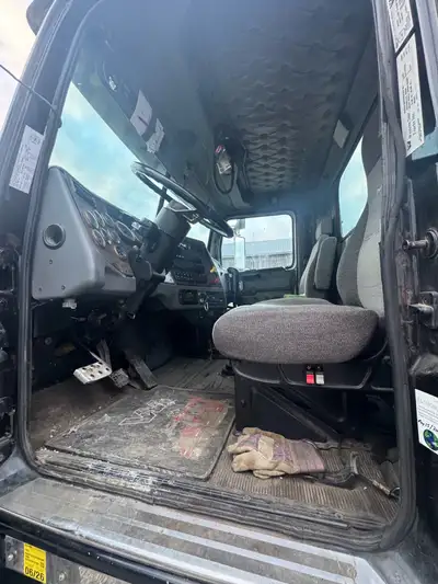 tri axle dump 2000 pre em, View more