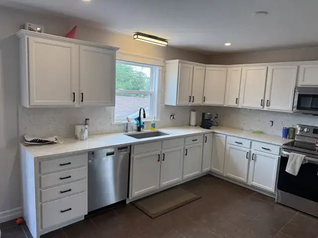 Kitchen cabinets and vanity in Cabinets & Countertops in City of Halifax - Image 6