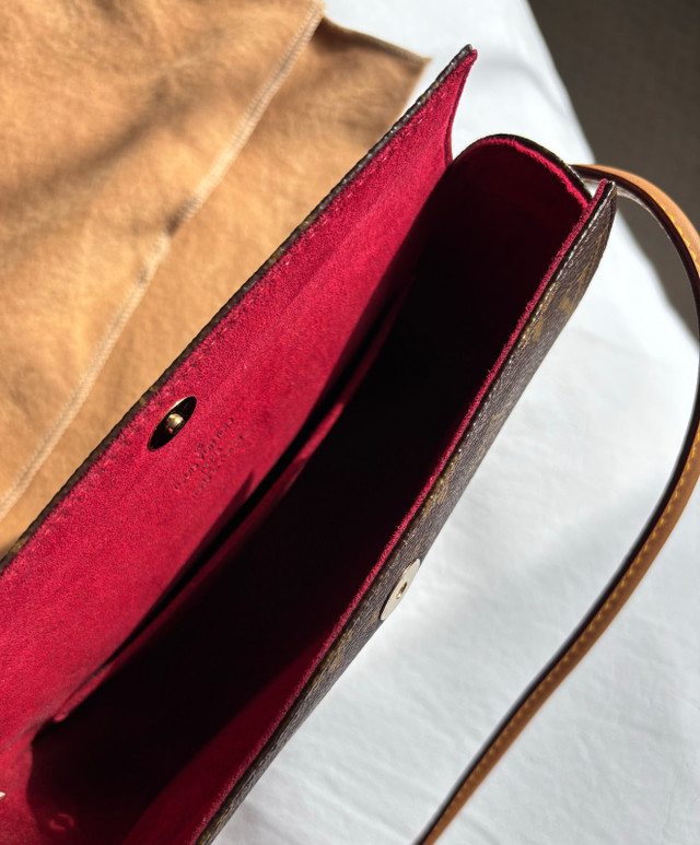 Authentic Louis Vuitton recital handbag - mint condition  in Women's - Bags & Wallets in Calgary - Image 3