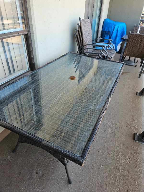 Outdoor Table and 4 Chairs in Other Tables in Kitchener / Waterloo - Image 2