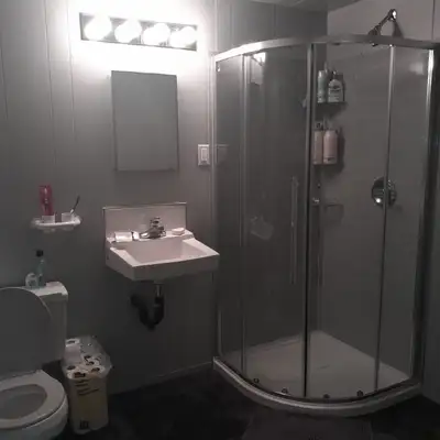Grande chambre à louer