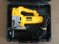 DeWalt DW321 Heavy Duty VS Orbital Jig Saw