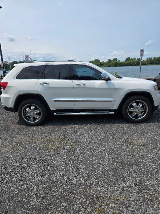 Jeep Grand Cherokee Overland 2013 — photo 3