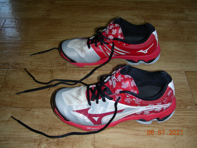 Mizuno Volleyball Shoes in Kids & Youth in Bathurst