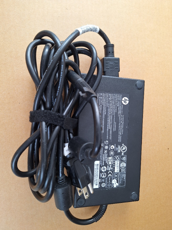HP Genuine HP 677764-002 19.5v 10.3A AC Adapter Charger 200W in Printers, Scanners & Fax in Markham / York Region - Image 4