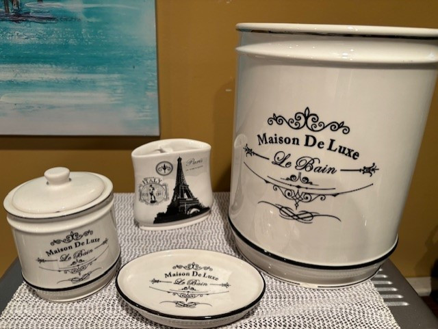 Kit de salle de bain en céramique - Maison de Luxe Le Bain dans Articles pour la salle de bains  à Ouest de l’Île