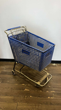 LARGE PLASTIC SHOPPING CART