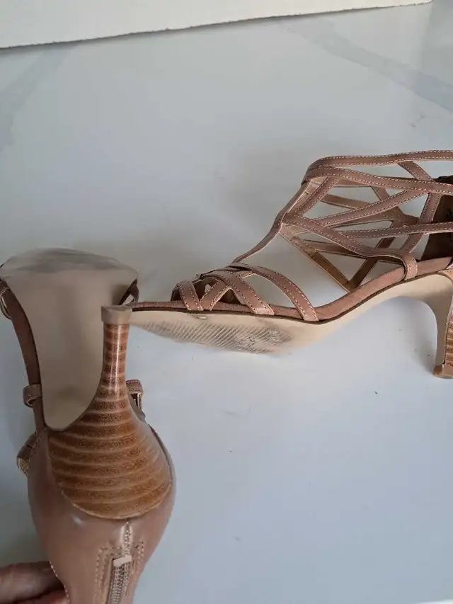 Nine West strappy high heel in Women's - Shoes in Markham / York Region - Image 6