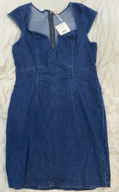 New Free people denim dress, Size M in Women's - Dresses & Skirts in Markham / York Region - Image 3