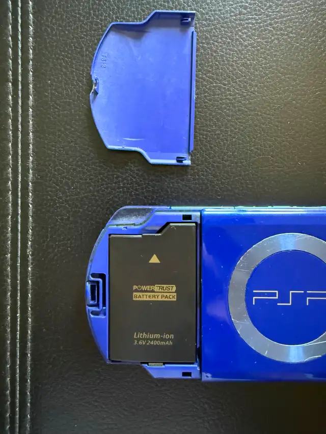 Limited Edition Sony PSP-2001 Metallic Blue  Portable w/ AC in Sony PSP & Vita in Barrie - Image 9