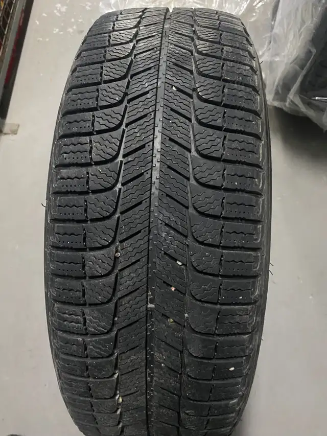 Audi Q3 a set of Michelin X-Ice Winter tire 225/60 R17with rim in Tires & Rims in Markham / York Region - Image 3