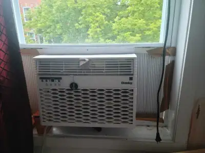 Air climatisé / AC unit, View more