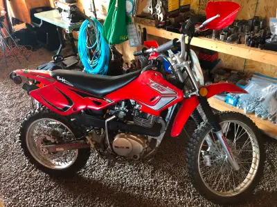 2007 BAJA dirt bike, less than 100 km on it, been sitting in garage since new , I just take it for a...