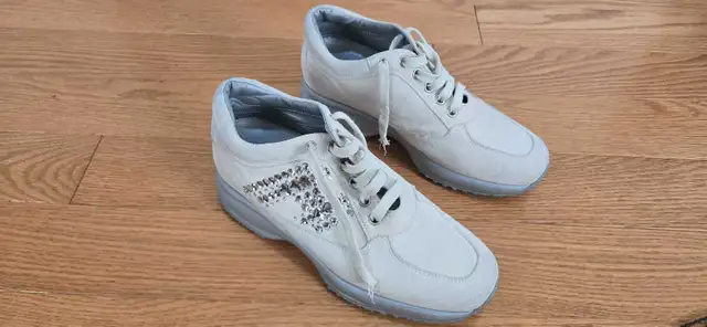 Rarely worn Italian made HOGAN ladies shoes in Women's - Shoes in Markham / York Region - Image 3
