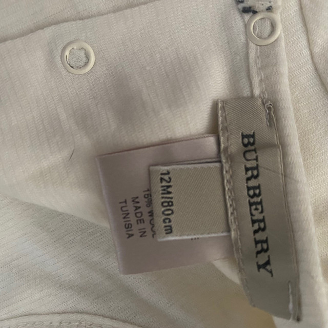 Burberry top for girl size 12 months in Clothing - 12-18 Months in Burnaby/New Westminster - Image 4