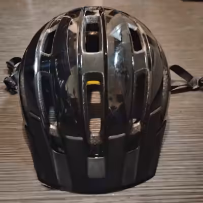 Bike Helmet for Trekking, Touring and E-Bike MET Downtown MIPSis a truly modern touring helmet. As f...