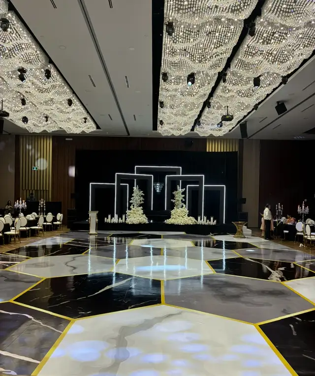 Dance Floor Wrap in Other in Mississauga / Peel Region - Image 2