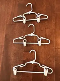 Children's Plastic Hangers (set of 18) with 2  Clips Each