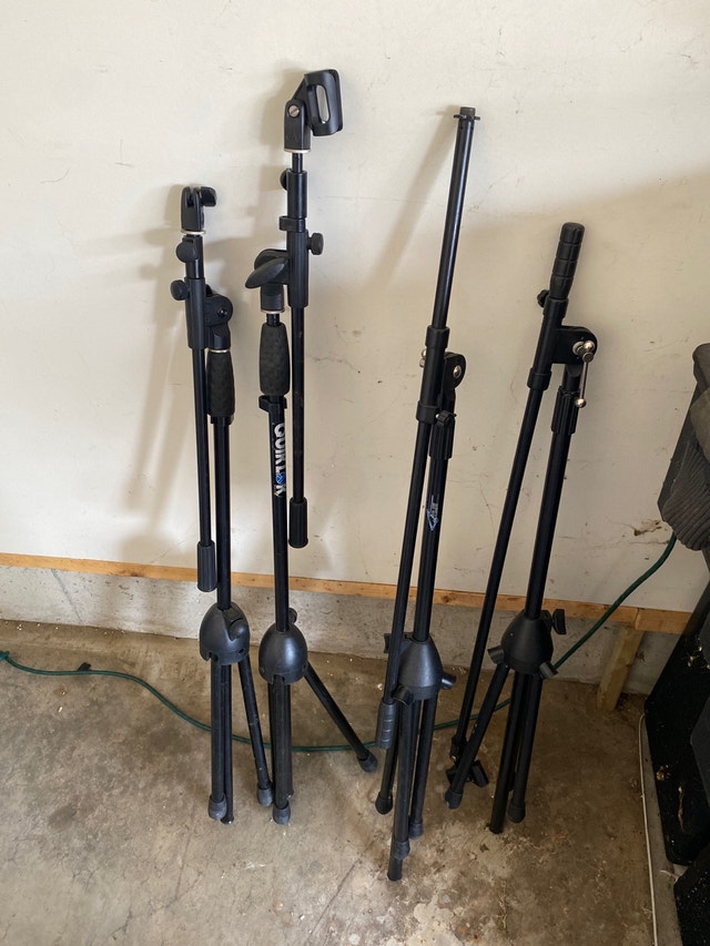 Bass amp/mic stands/reference monitors Pro Audio & Recording