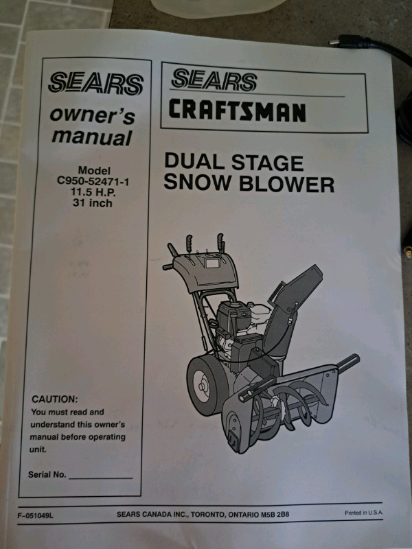 31" Craftsman dual stage snow blower in Snowblowers in Pembroke - Image 4