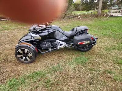 Vacuum Assist clutch lever, New Elka Stage II rear shock, with ride/height adjust. Fox front shocks...