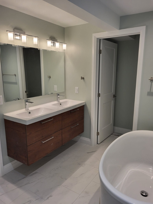 Professional full bathroom renovations and more ! in Renovations, General Contracting & Handyman in Kitchener / Waterloo