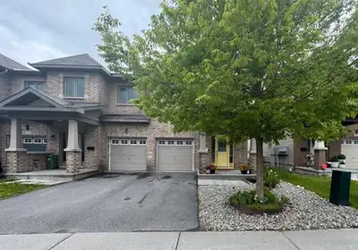 3 bedrooms and 3 bathrooms end unit townhome with fully finished basement.