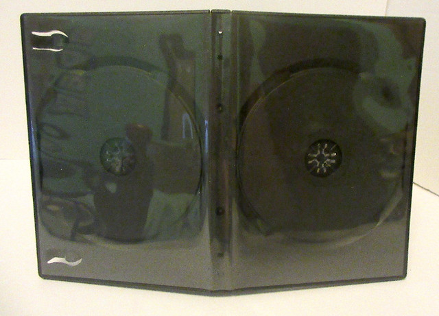 Black DVD Case (4 -Disc) x 9 piece LOT "Like New" dans CD, DVD et Blu-ray  à Stratford - Image 4