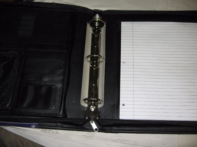 Professional Binder in Other in Hamilton - Image 2
