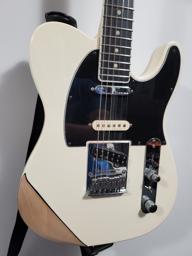 Fender Nashville Power Tele Custom w Piezo. in Guitars in London
